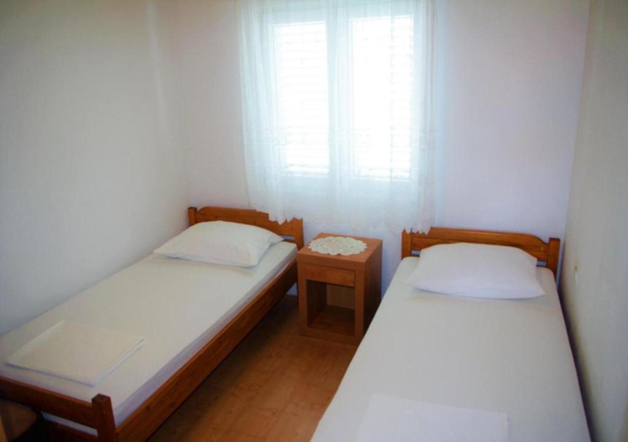Gama Apartment Vir Luaran gambar