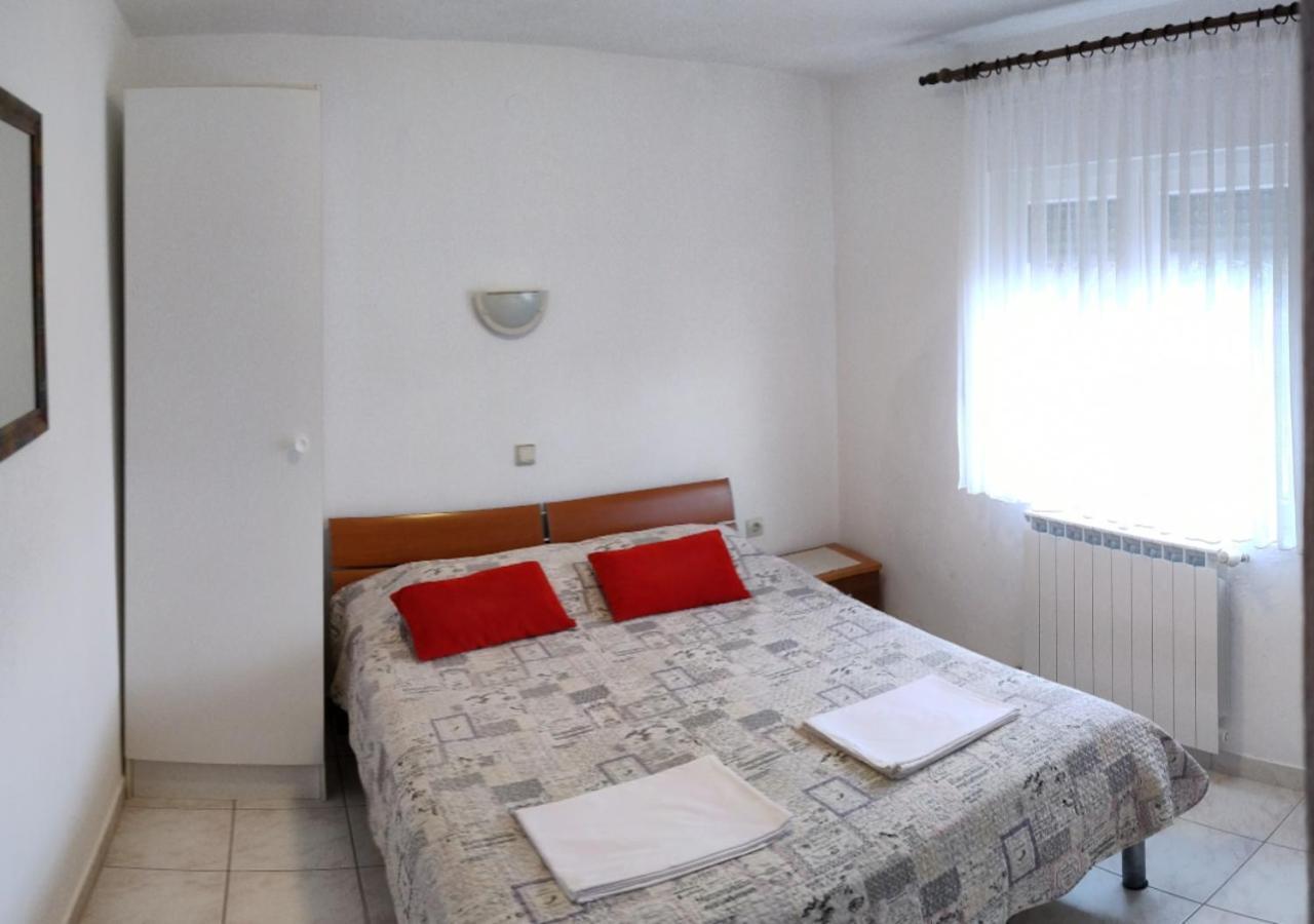 Gama Apartment Vir Luaran gambar
